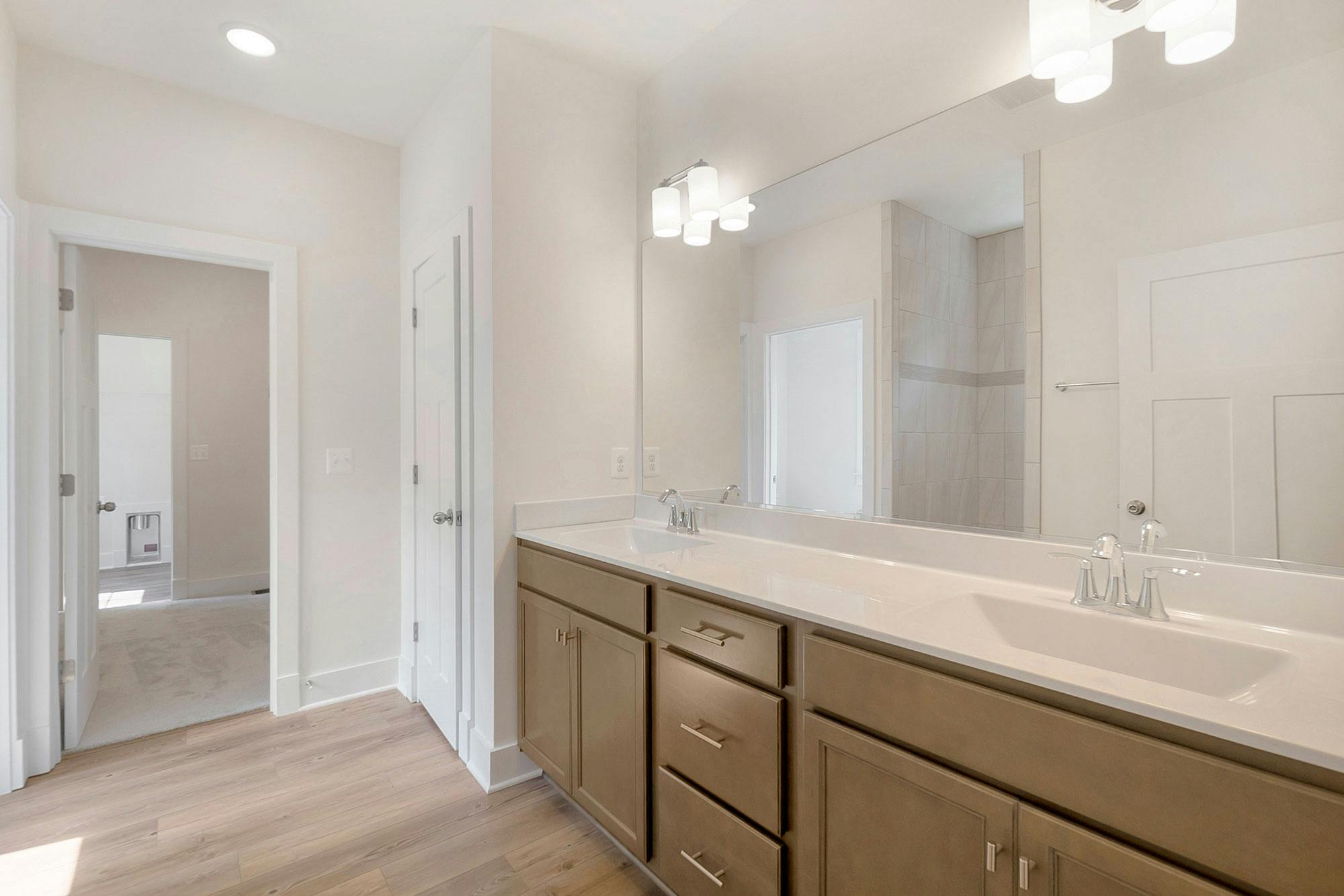 Photo Gallery Image 26