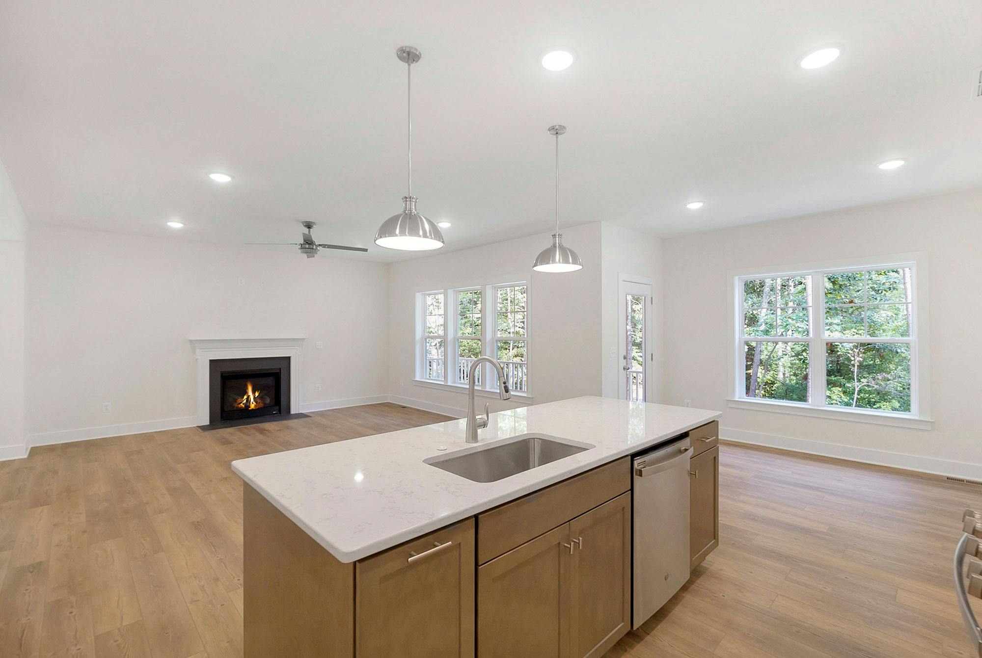 Photo Gallery Image 24