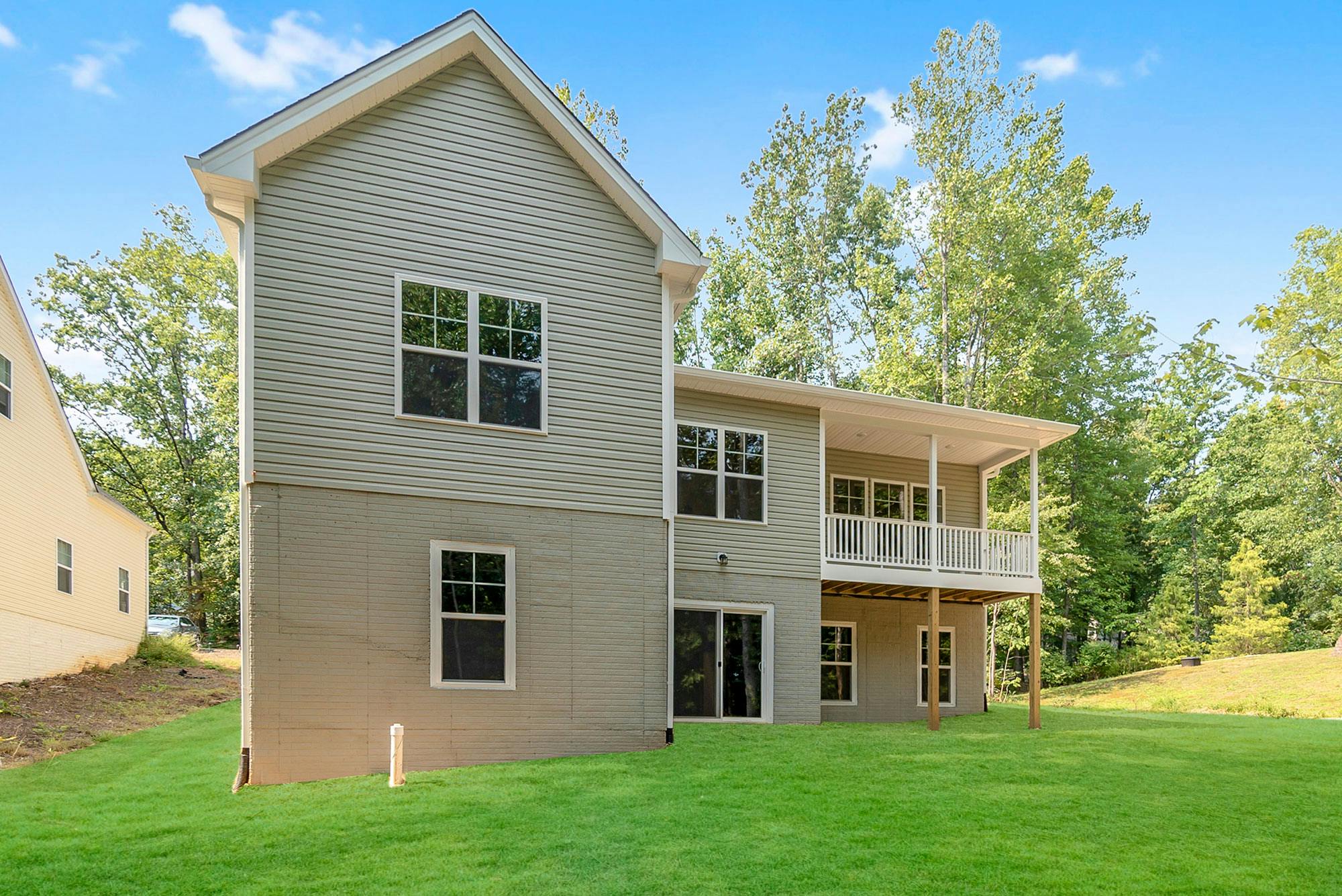 Photo Gallery Image 6