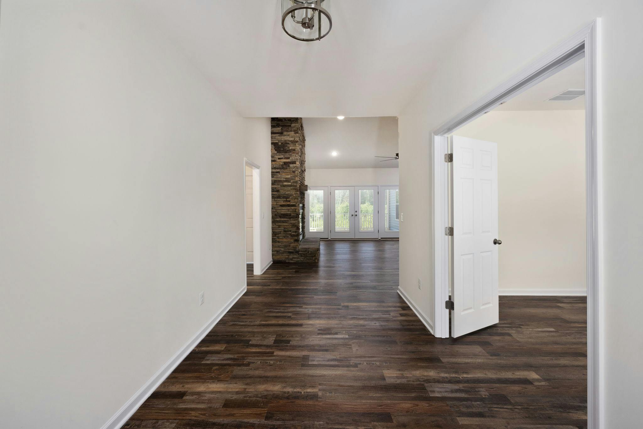 Photo Gallery Image 27