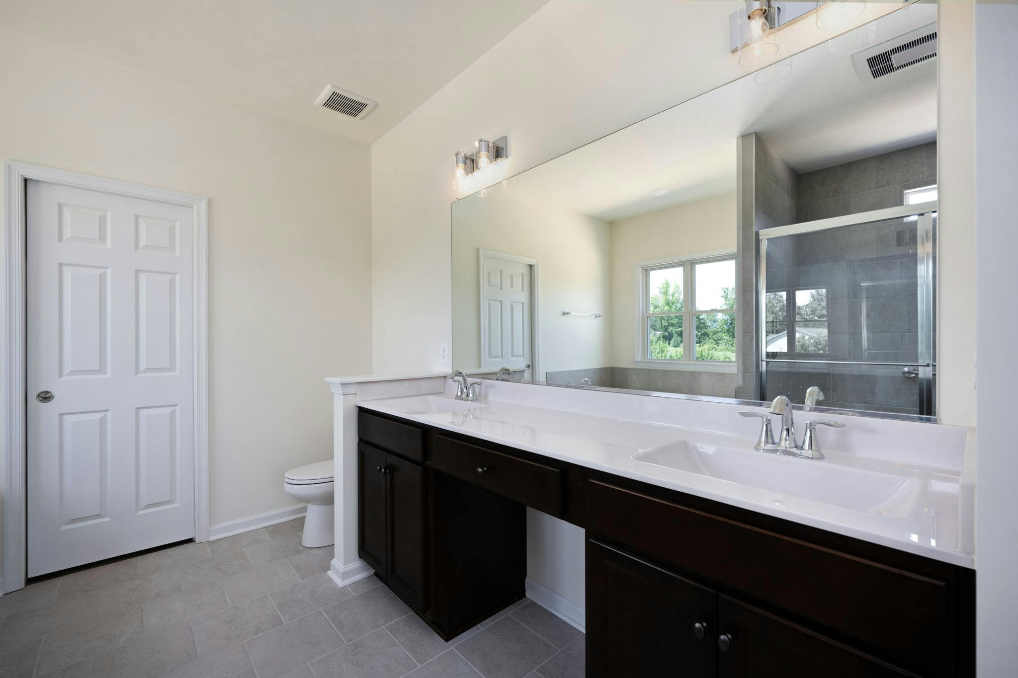 Photo Gallery Image 19