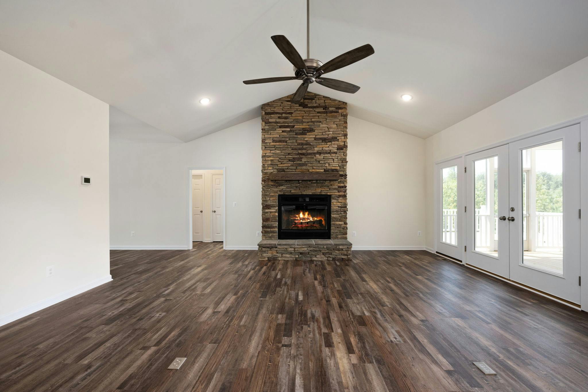 Photo Gallery Image 11