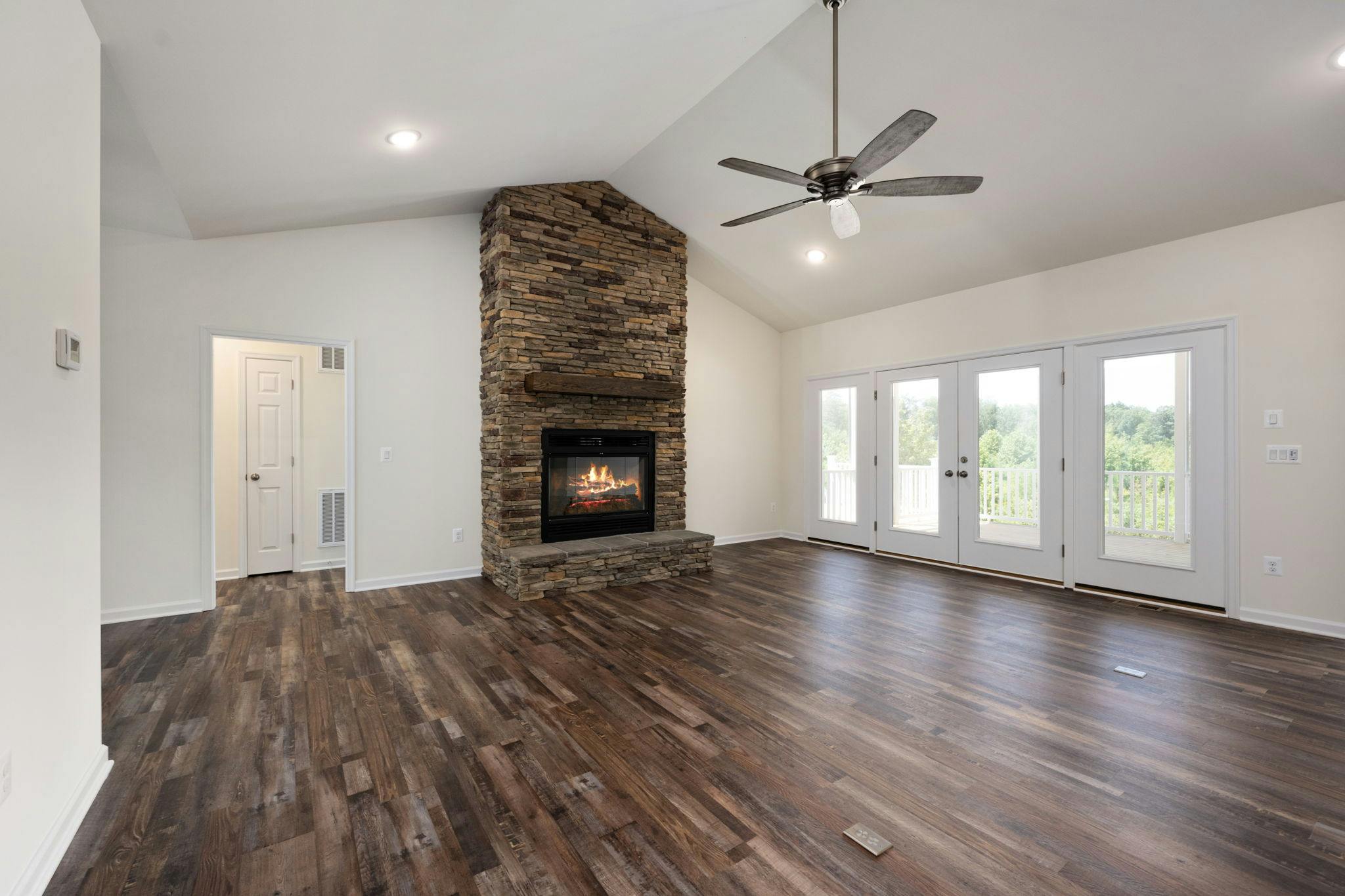 Photo Gallery Image 10