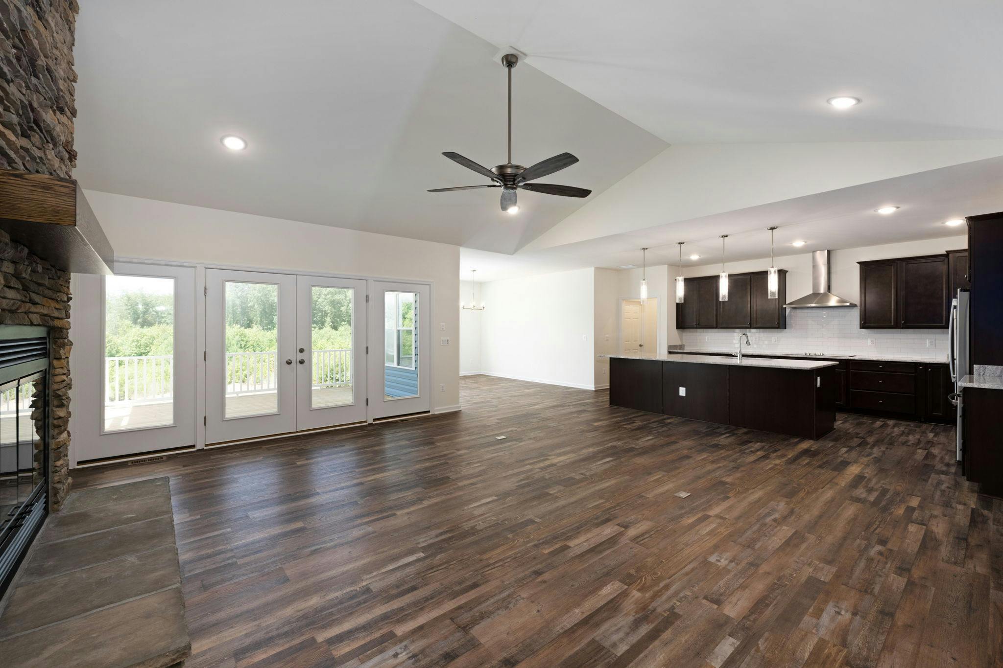 Photo Gallery Image 9