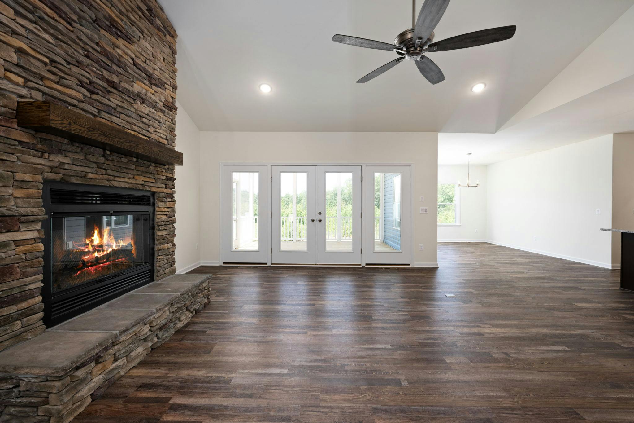 Photo Gallery Image 5