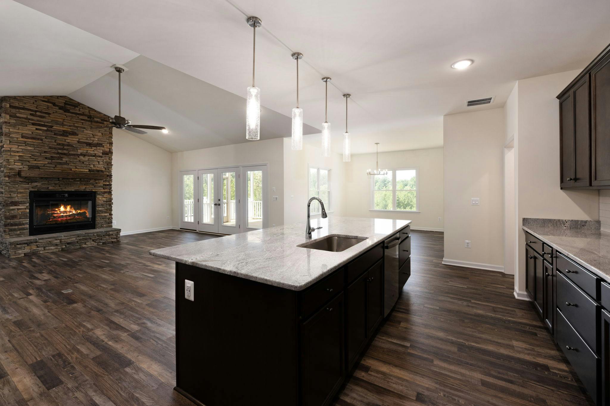 Photo Gallery Image 1