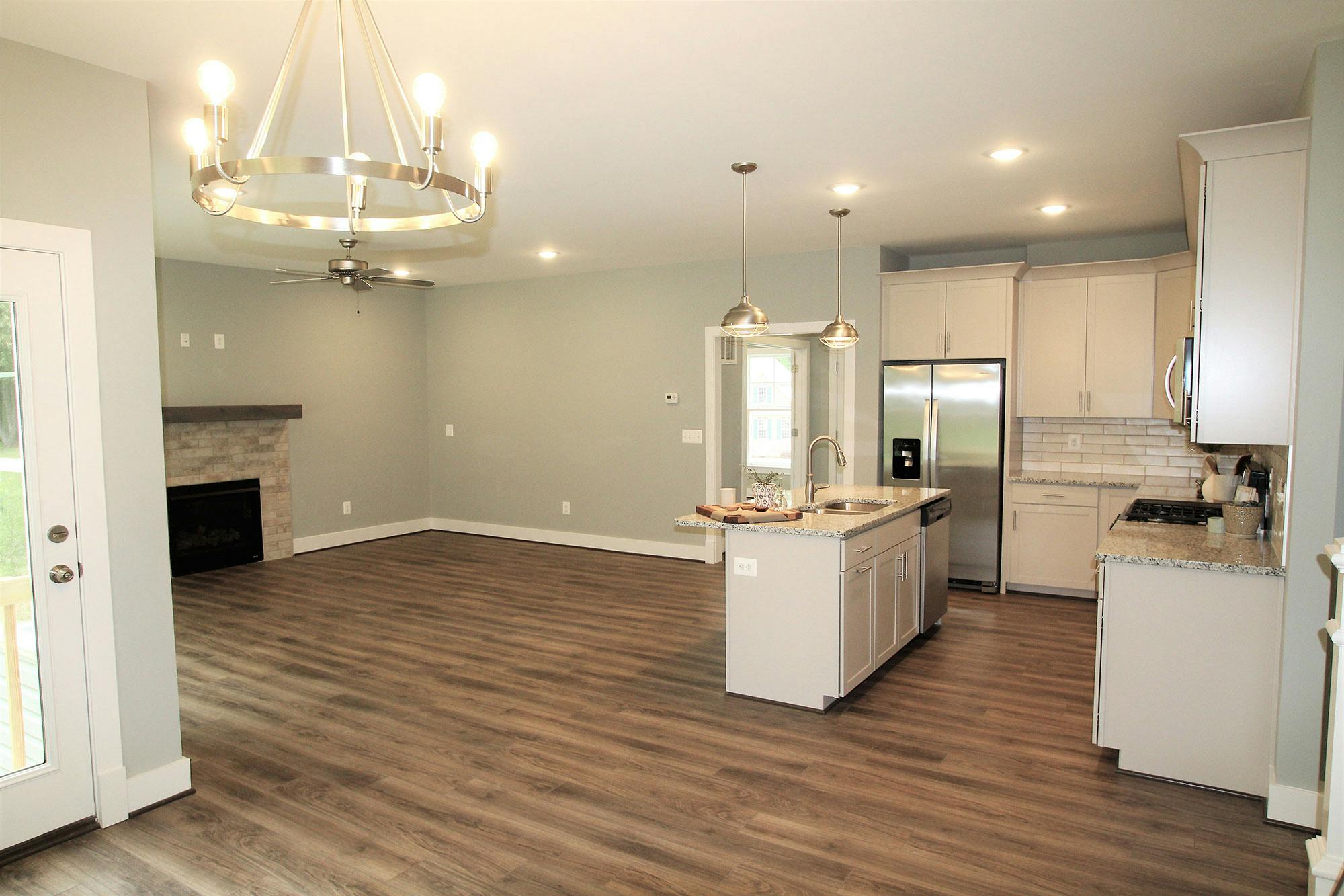 Photo Gallery Image 33