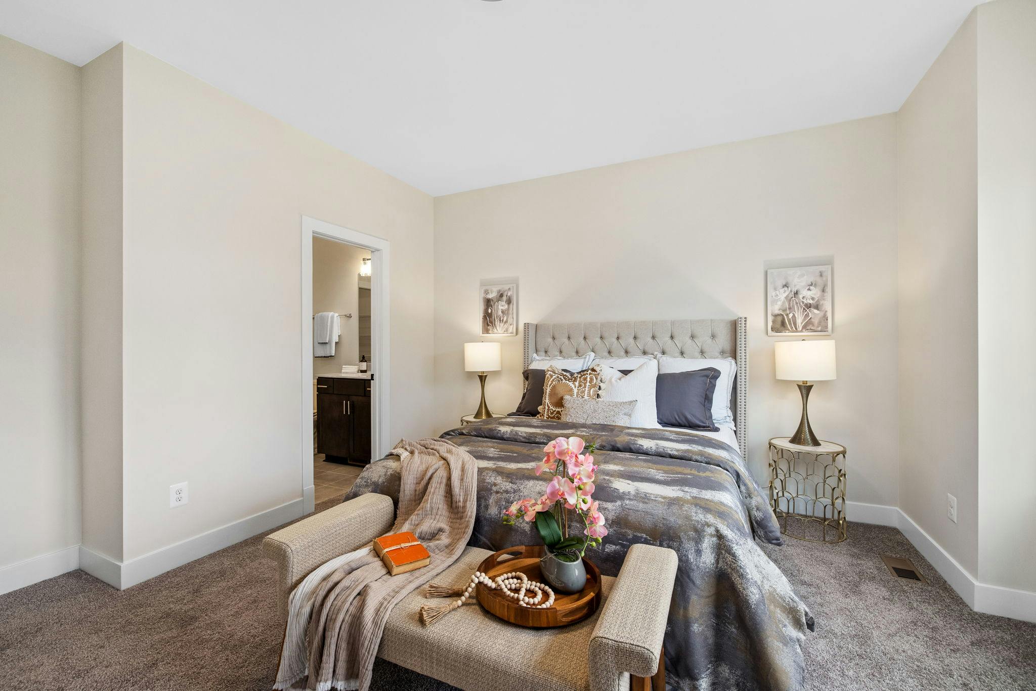 Photo Gallery Image 24