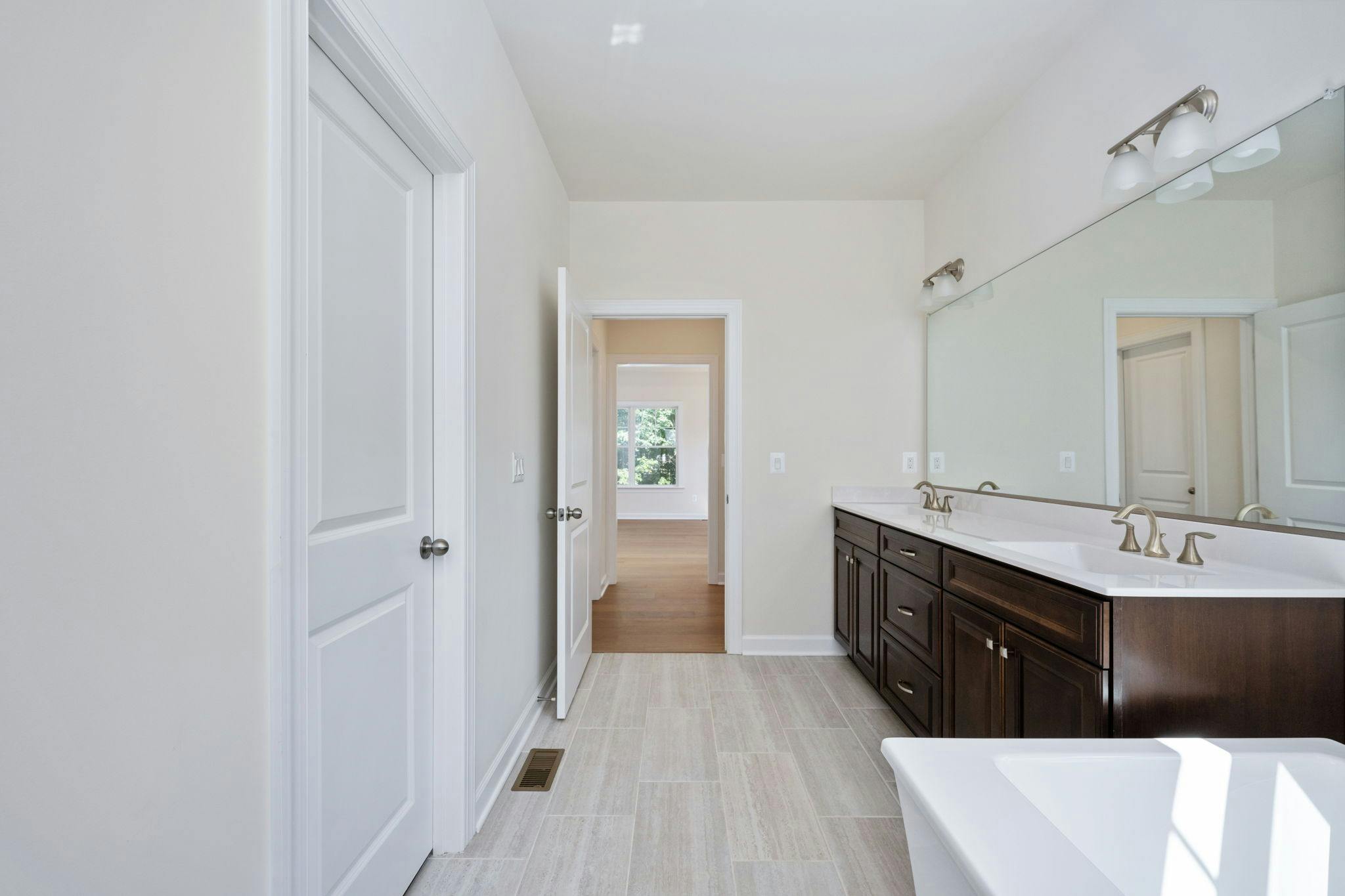 Photo Gallery Image 30