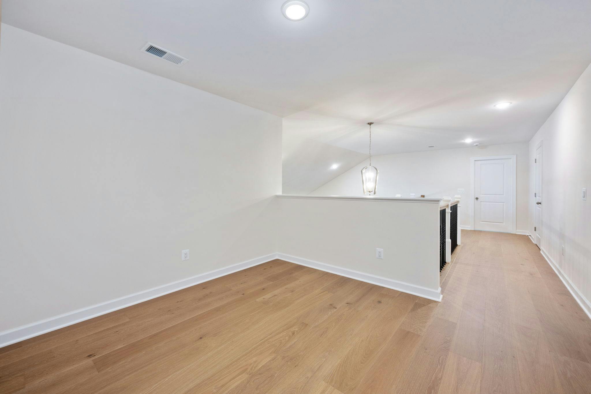 Photo Gallery Image 27