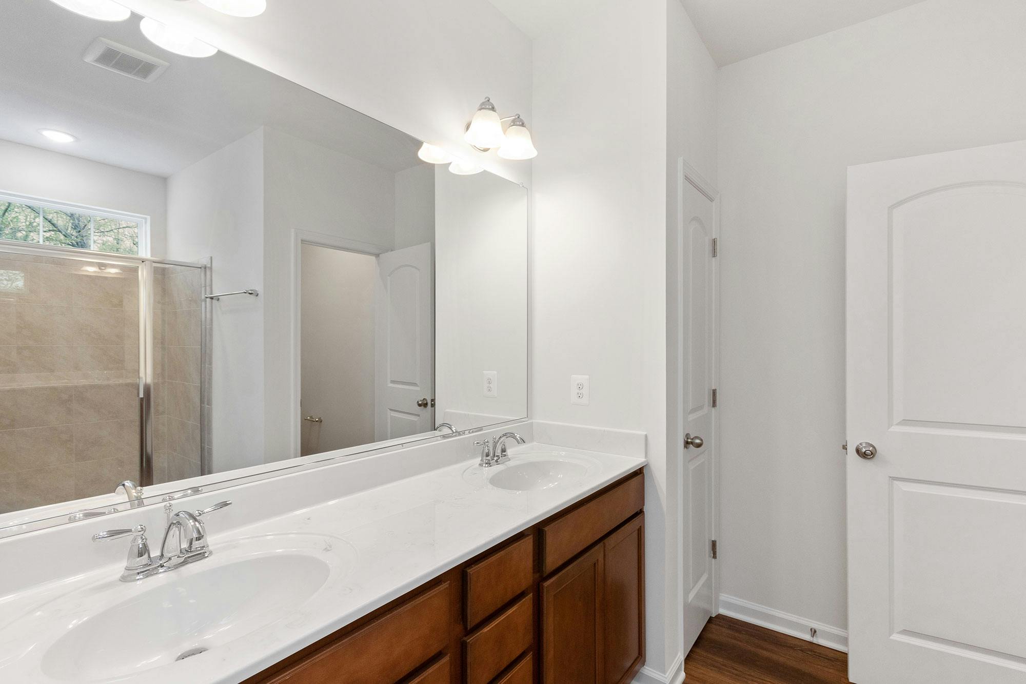 Photo Gallery Image 12