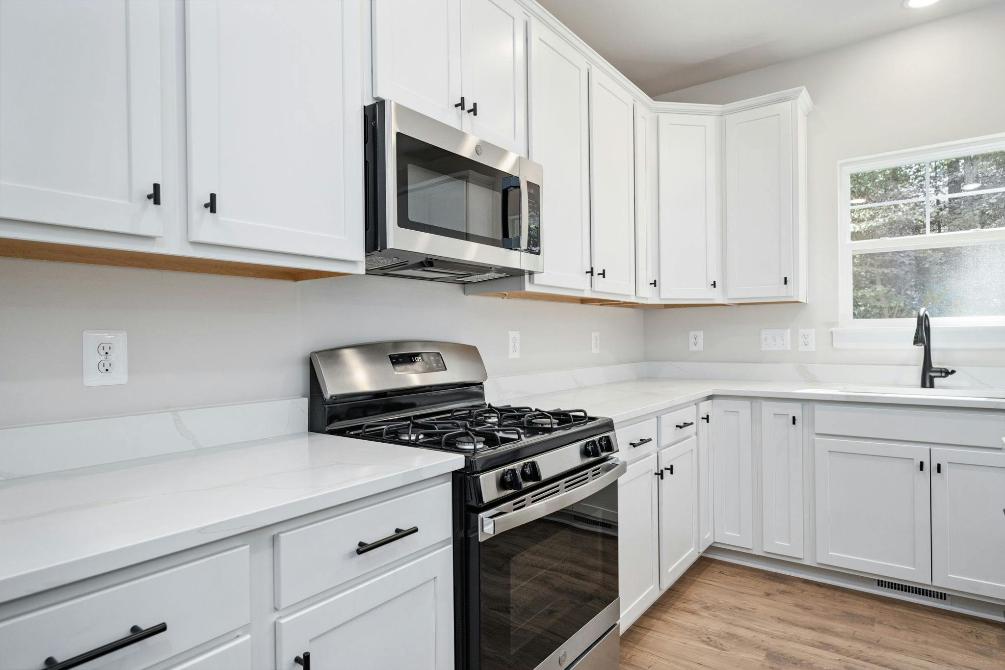 Photo Gallery Image 38