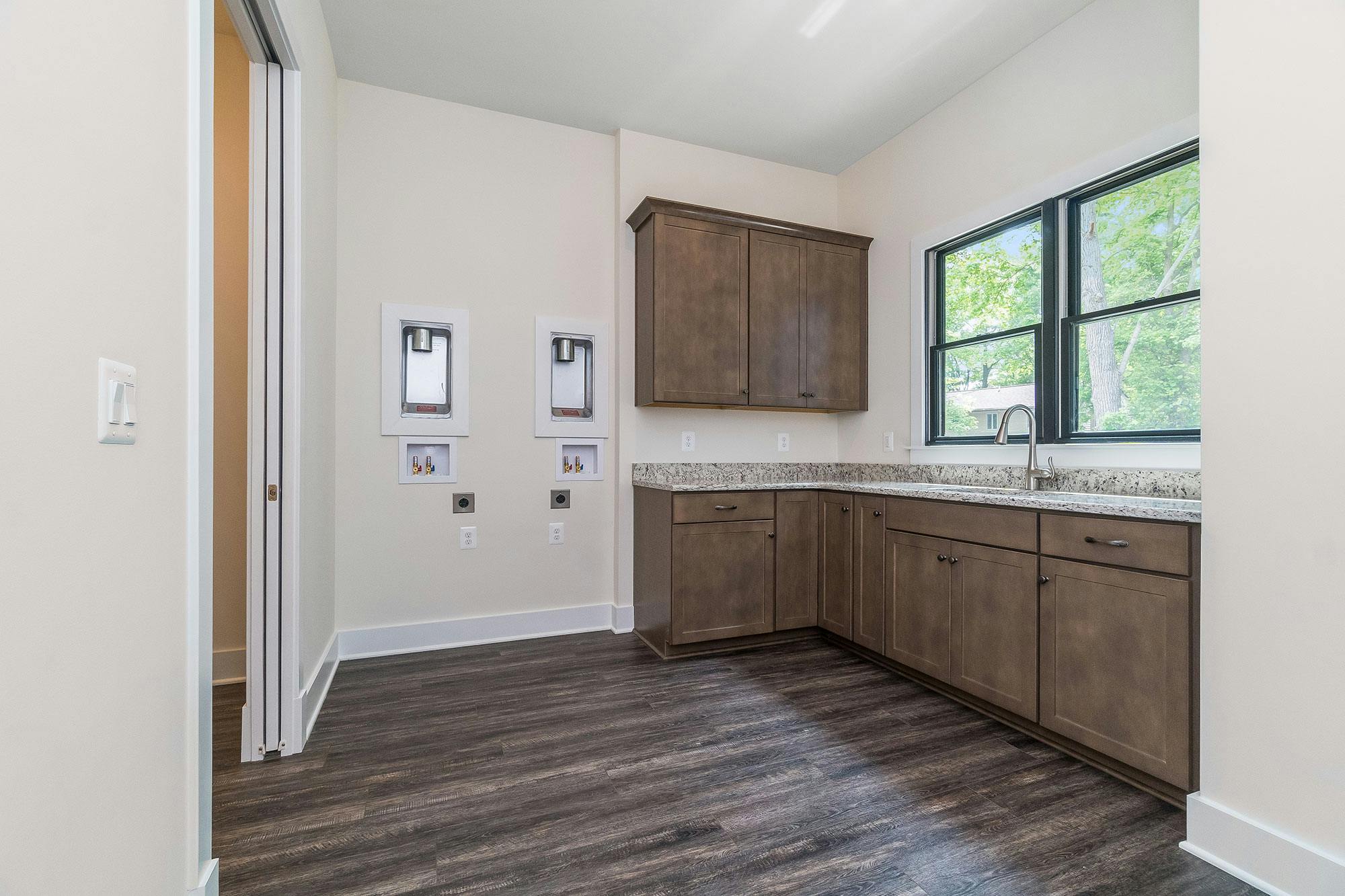 Photo Gallery Image 44