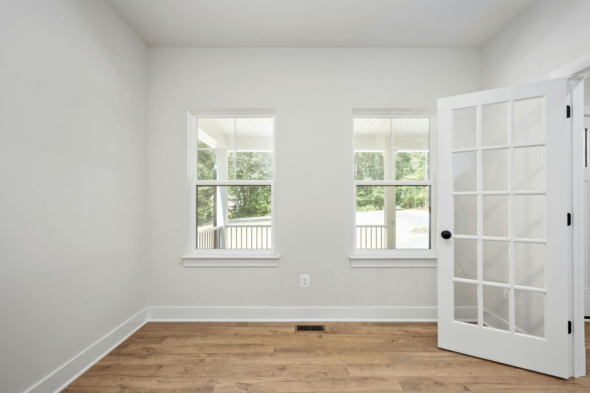 Photo Gallery Image 24