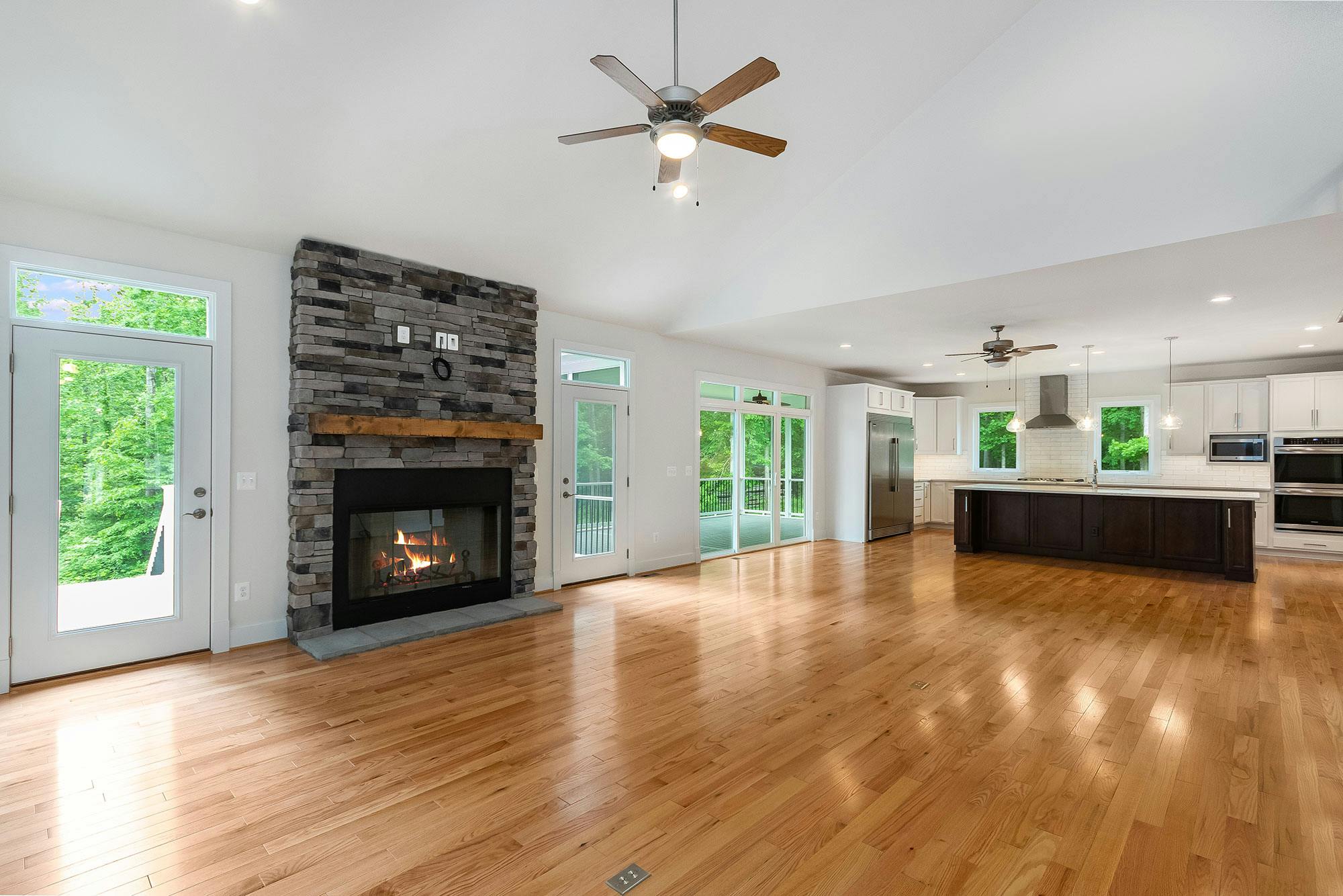 Photo Gallery Image 58