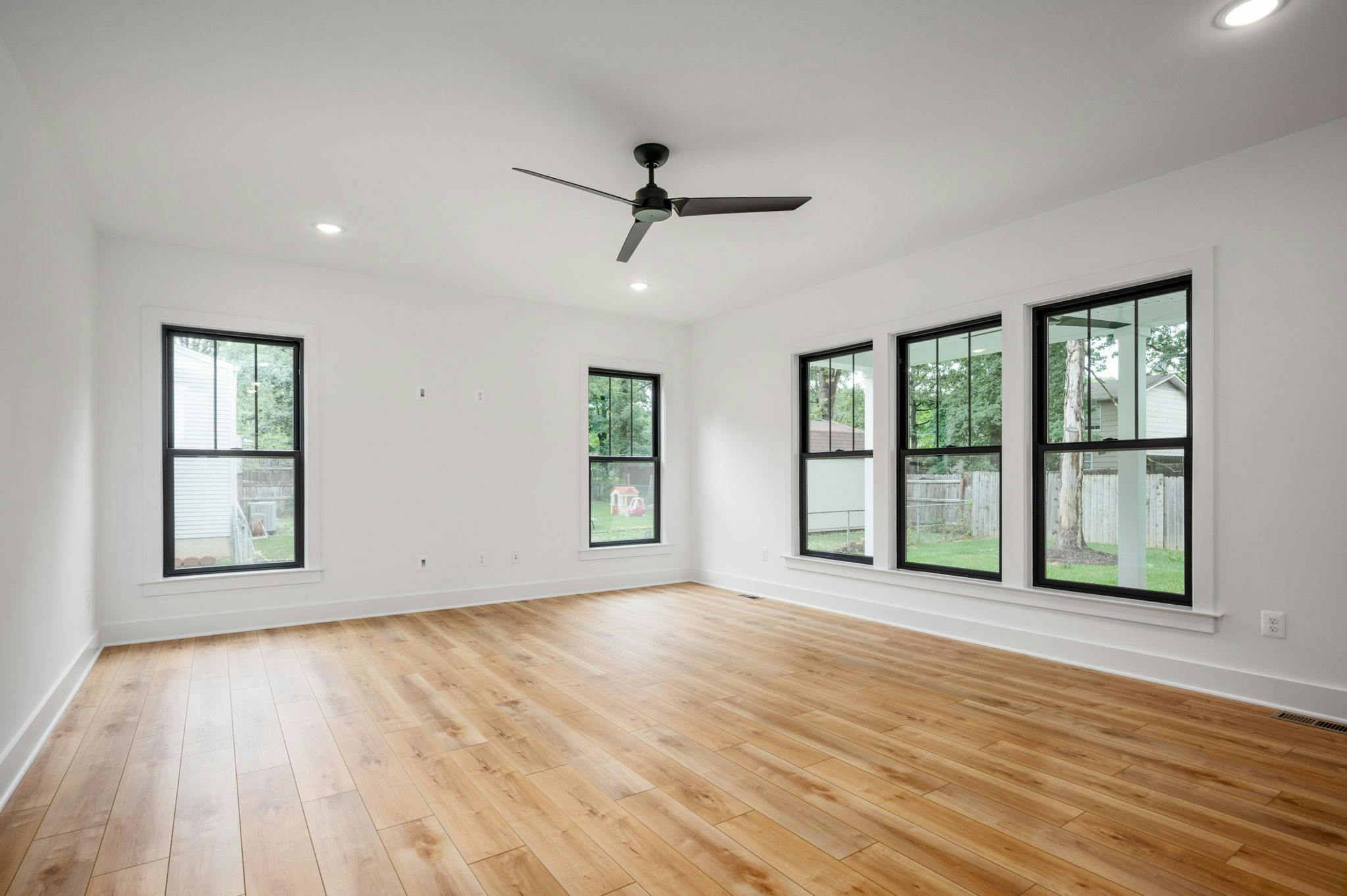 Photo Gallery Image 41